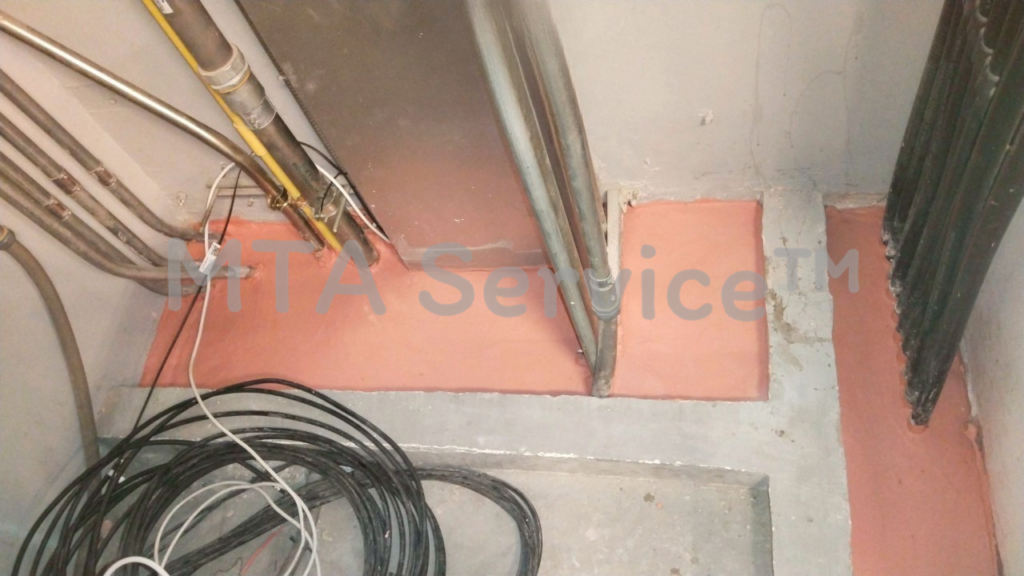 การเทปูนกันไฟลาม Metacaulk FRK Mortar ลงบนชั้นฉนวนใยหินในช่องชาร์ปงานระบบไฟฟ้า