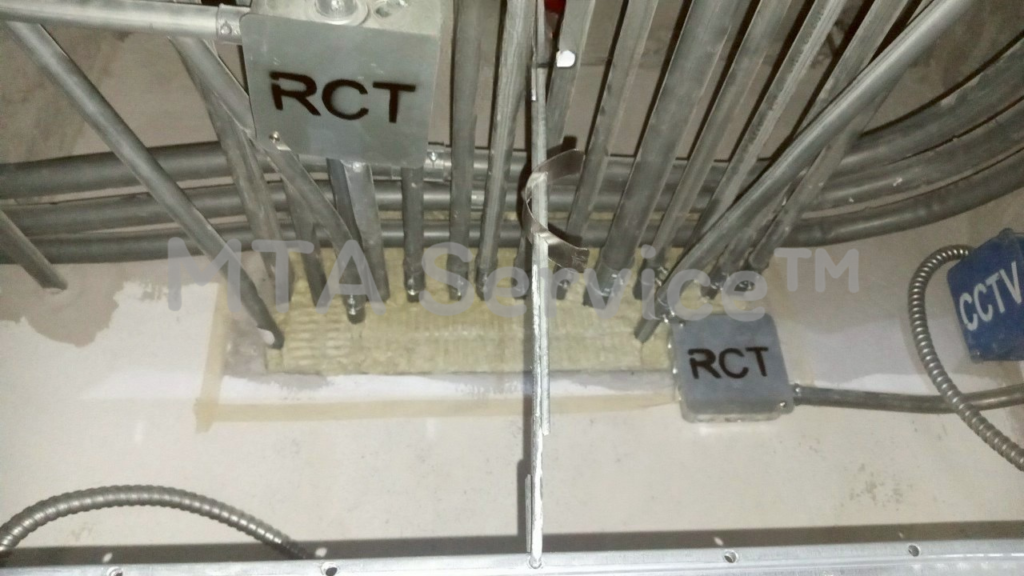 ติดตั้งฉนวนหินภูเขาไฟในช่องเปิดผนังก่อนพ่นสารทนไฟ Metacaulk MC1200 Spray